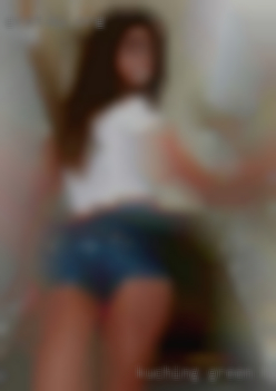 Kuching green height swinger escort.